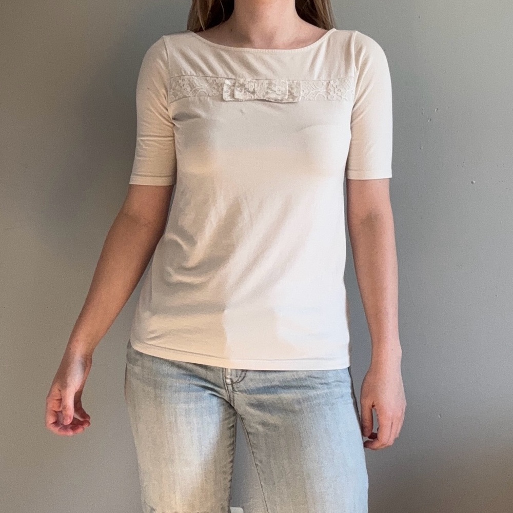 Ann Taylor Cream 3/4 Sleeve Top W/ Lace Bow Detail